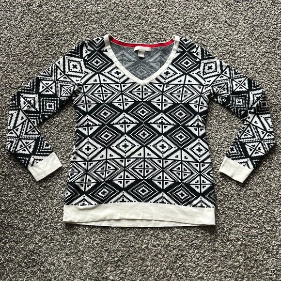 Banana Republic Tops - Banana Republic Sweater Medium Monochrome Geometric Aztec Cotton V-Neck Pullover
